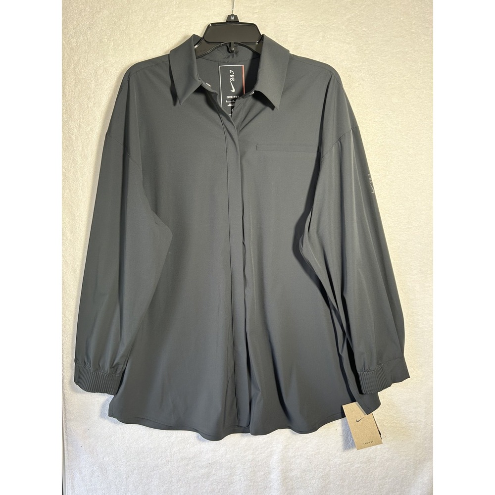 Nike Womens Size M Gray 24.7 PerfectStretch Gray Dri Fit Snap Shirt